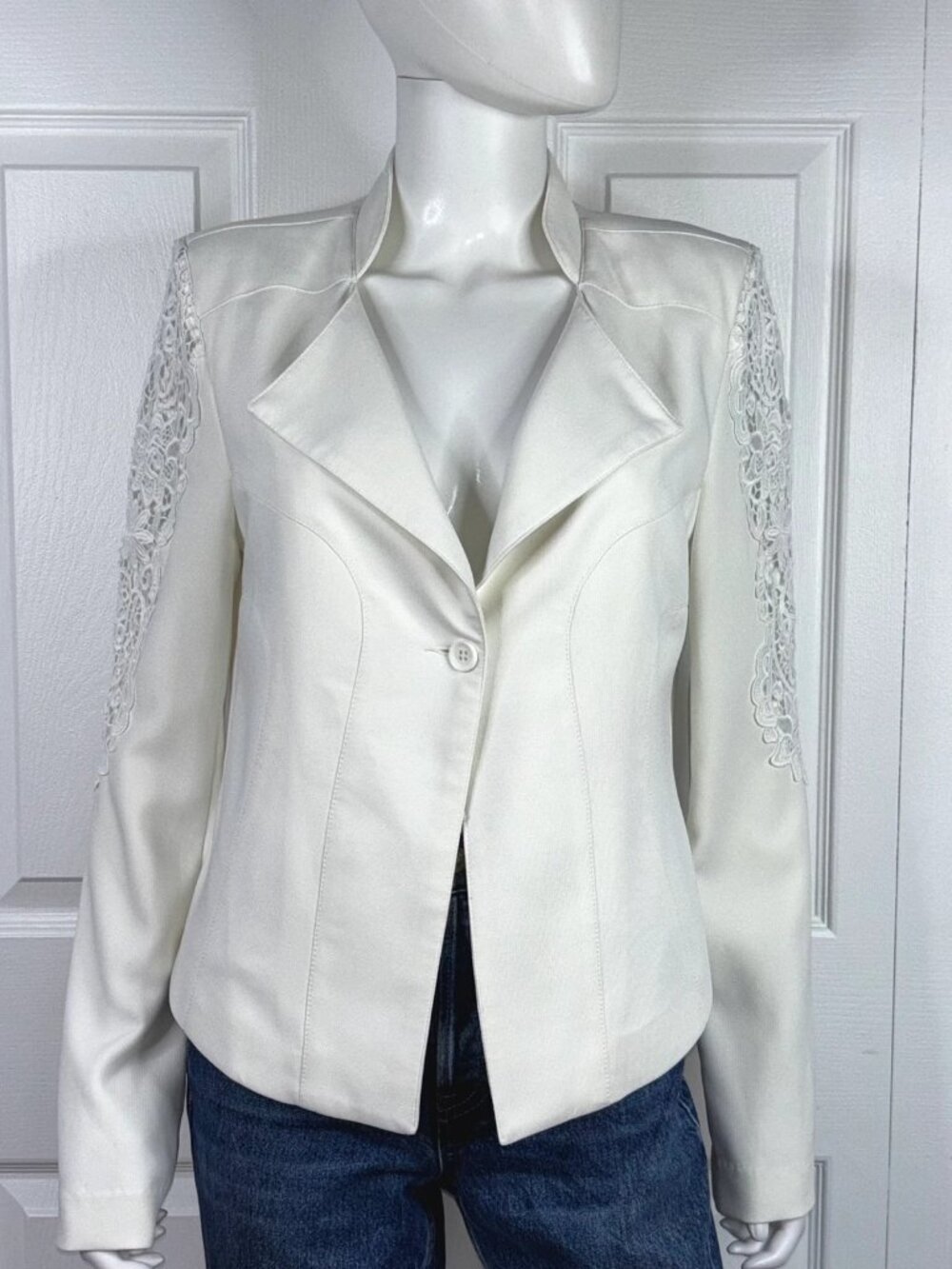 MELANIE LYNE women's white blazer size 8